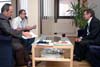 Ředitel Českého rozhlasu Václav Kasík, ředitel ABS Ladislav Bukovszky a ředitel ÚSTR Pavel Žáček