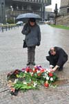 Položení květin u pomníku Jana Palacha a Jana Zajíce (Praha, 19.1.2012)