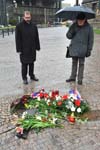 Položení květin u pomníku Jana Palacha a Jana Zajíce (Praha, 19.1.2012)