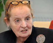 Madeleine Albrightová navštívila ÚSTR a ABS