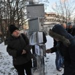 Pomník připomíná místo zatčení chartistů v Praze 6