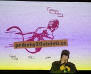 Zdeněk Hazdra předal cenu v soutěži Příběhy 20. století
