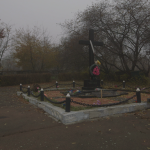 V rohu pohřebiště se nachází památník připomínající památku obětí Velkého teroru na Žytomyrsku (stav z roku 2016)