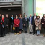 Společná fotografie účastníků odhalení pamětní tabulky popravenému Borisi Kučerovi v Moskvě