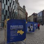 Brněnské náměstí Svobody hostí výstavu Dlouhá cesta k samostatnosti.
