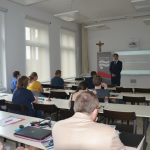Letní školu církevních dějin za ÚSTR zahájil náměstek ředitele Kamil Nedvědický.