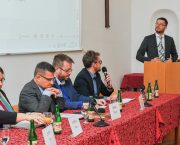 Konference se zaměřila na proticírkevní propagandu za totality